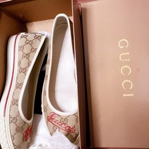 Gucci flats